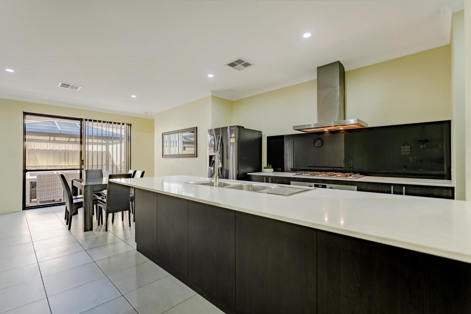 Cascade Comfort Villa Mandurah Exterior photo